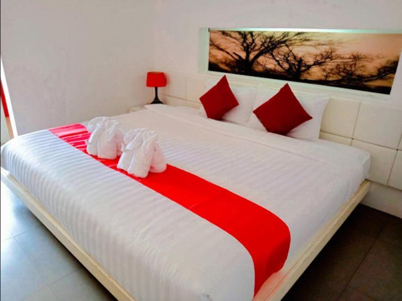 My Hotel Phuket Patong Exterior foto